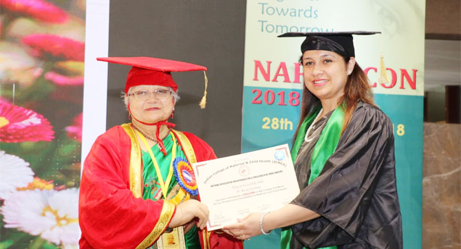 IVF Doctor Anjali Chaudhary Receiving Award